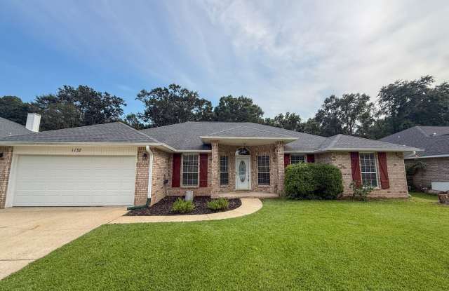 4 Bedroom 3 Bath House in Cantonment with a Pool & Solar Panels! photos photos 4 Bedroom 3 Bath House in Cantonment with a Pool & Solar Panels! photos photos