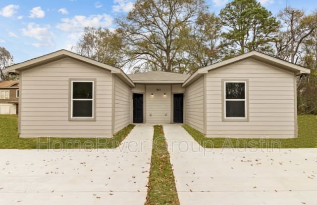 1611 E Timpson St - 1611 East Timpson Street, Longview, TX 75602