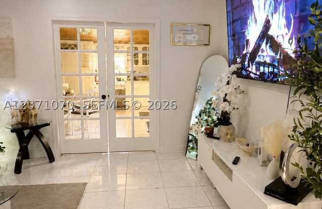 2310 SW 79th Ct Gallery 4
