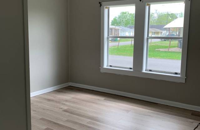 502 Elias Gallery 4