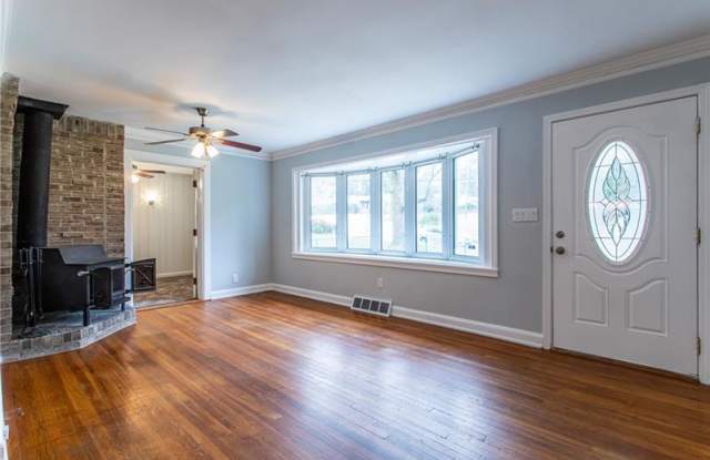 1102 Oakfield Drive SE Gallery 3