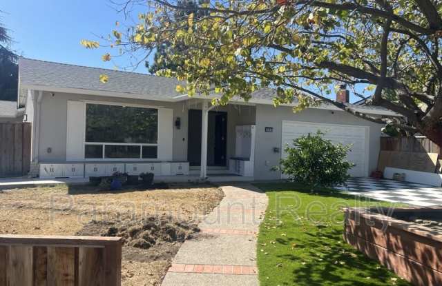 500 Woodstock Way photos photos