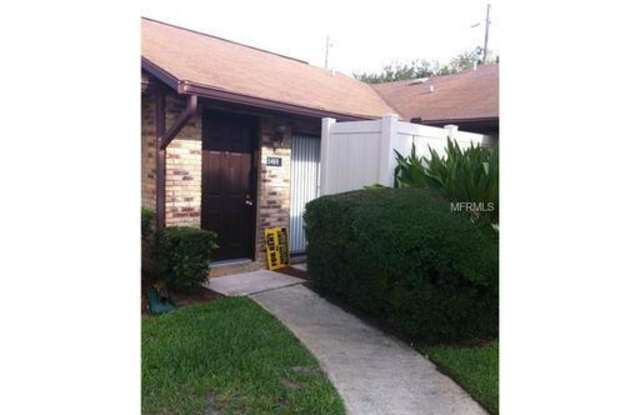 2 bedroom 1 bath triplex located in the Semoran club subdivision. photos photos