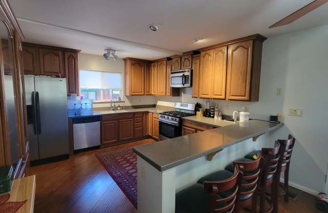 Spacious 4 Bed | 3 Bath Mountain Retreat in Pine Mountain Club – Solar Powered, Jetted Tub, Wrap-Around Porch  More! photos photos