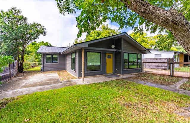 Discover Modern Living: Stylish Home with Gourmet Kitchen, Luxurious Suite, & Versatile Studio Space! photos photos