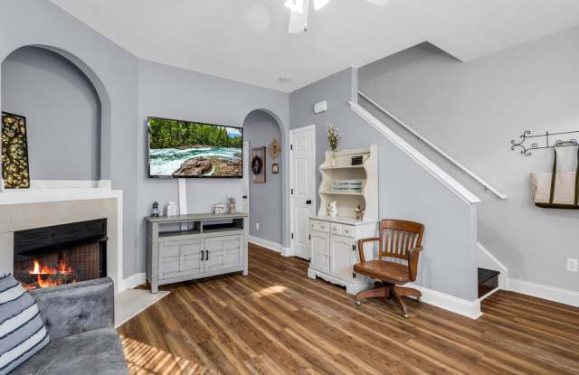 Cute- two bedroom townhome Gallery 4