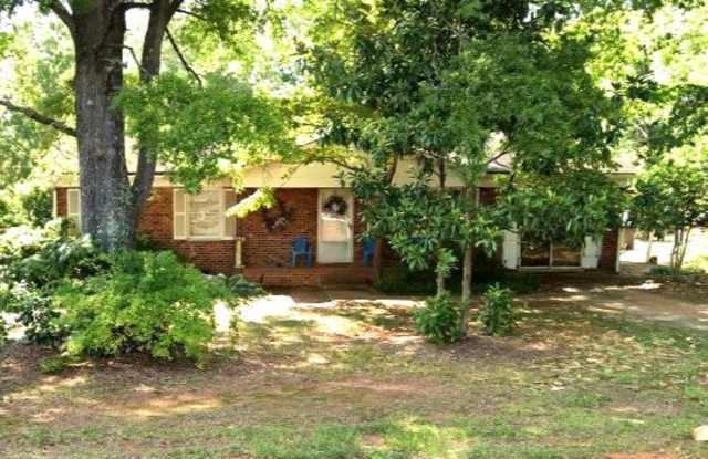2031 Redwood Cir photos photos