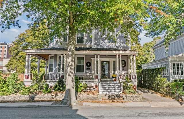 18 Rhode Island Avenue unit: 3 photos photos