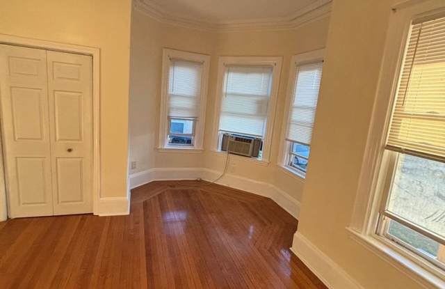 Charming 3BR Duplex in Malden Gallery 1