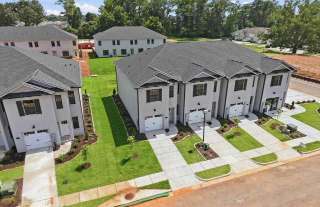 8 Whispering Oaks SW Gallery 3