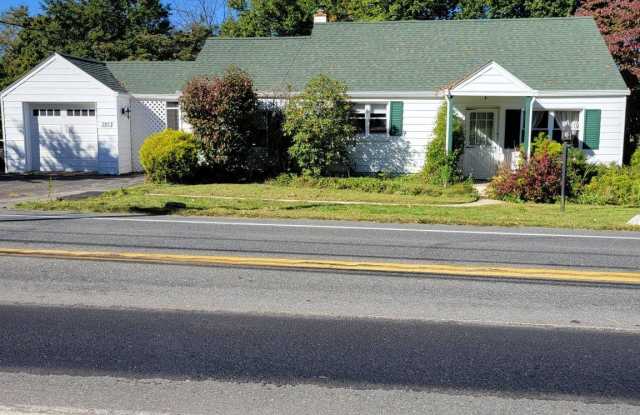 993 GRAVEL Pike Gallery 1