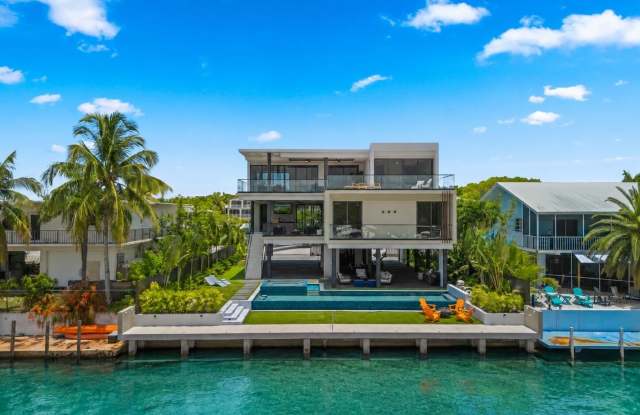 16 S Exuma Road Gallery 2