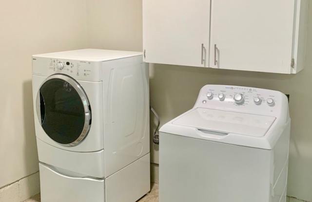 For Rent - 3 Bedroom 1.5 Bath in Valley View! photos photos