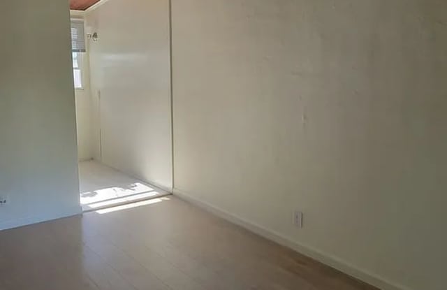 7355 W Manchester Ave Apt C Gallery 2