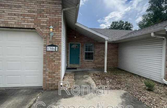 1306 Mack Apt E - 1306 West Mack Avenue, Marion, IL 62959 1306 Mack Apt E - 1306 West Mack Avenue, Marion, IL 62959