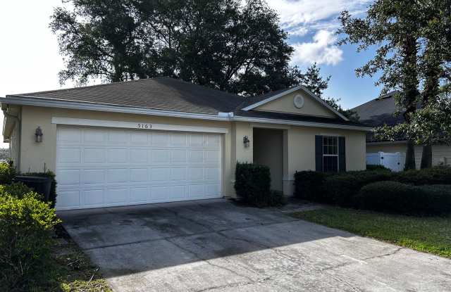 Newer Build 3/2 with Fenced in yard minutes from Oakleaf Town Center! photos photos