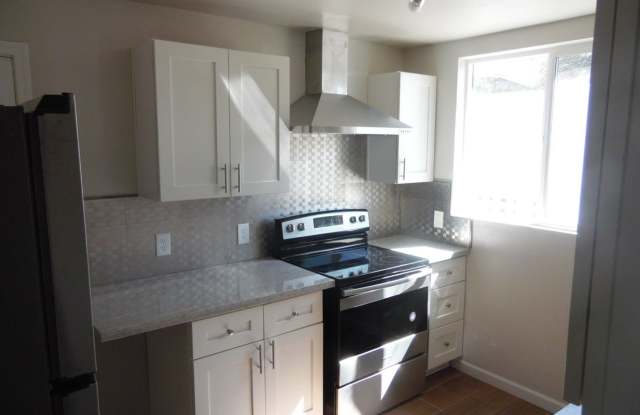 Central 1 bedroom Guesthouse - 808 East Waverly Street, Tucson, AZ 85719