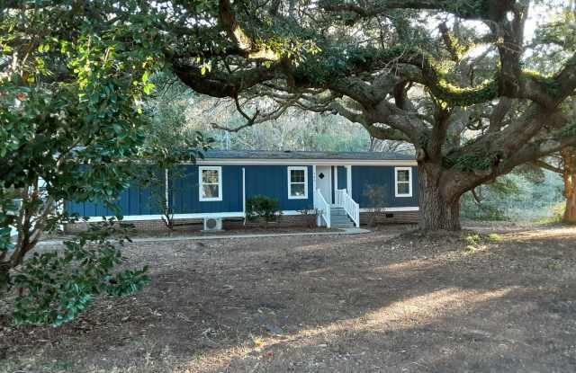 Beautiful, newly remodeled interior - 580 Satellite Avenue, Murrells Inlet, SC 29576