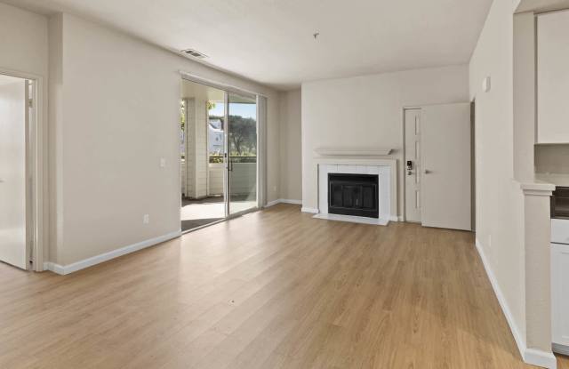 Schooner Bay Apartment Homes Gallery 4