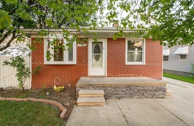 27390 Seyburn Avenue - 27390 Seyburn Avenue, Warren, MI 48092