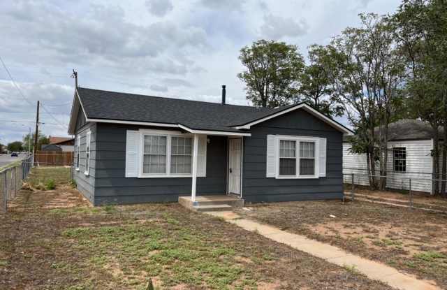 101 N Uvalde Avenue photos photos