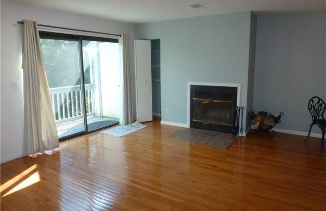 119 Water Front View Gallery 4