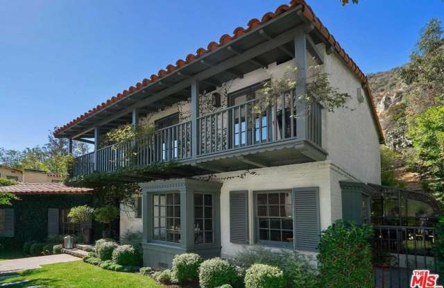 2097 Outpost Dr photos photos