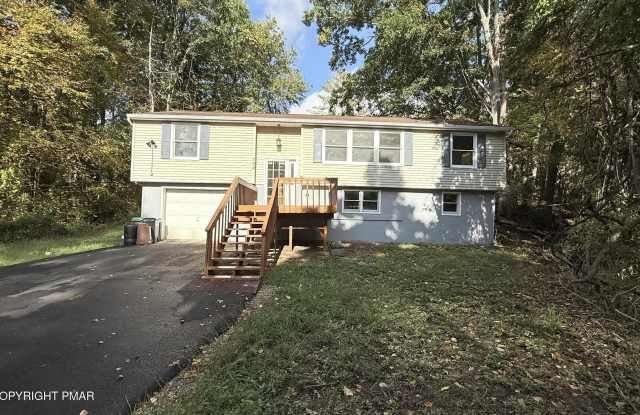 2165 Woodchuck Lane Gallery 1