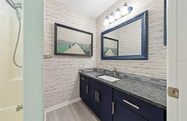 8006 OAK Drive Gallery 4