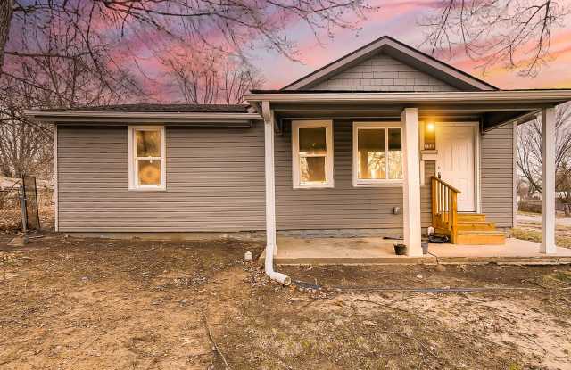 Charming 3-Bedroom Home in Pontiac! photos photos
