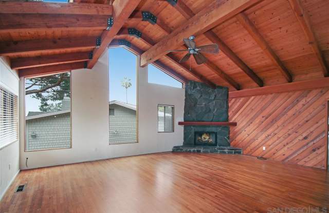 428 8th St. Gallery 4