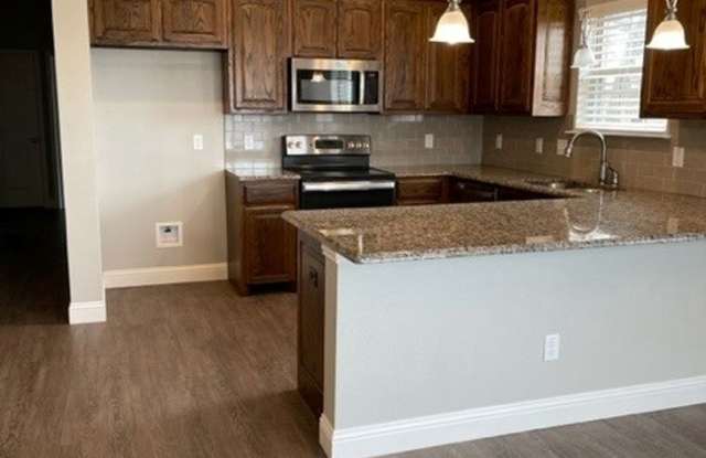 4/2 Xtra Parking Fenced Yard BROCK ISD - LAWN included!!! photos photos