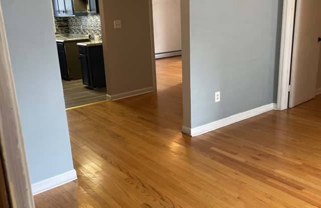 338 Ferry St Gallery 2