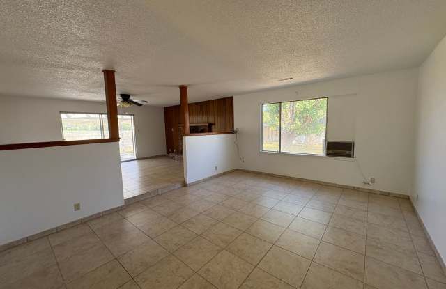 Home with Mountain Views Gallery 4