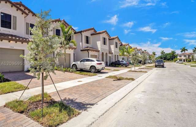 11924 SW 247th Ter Gallery 2