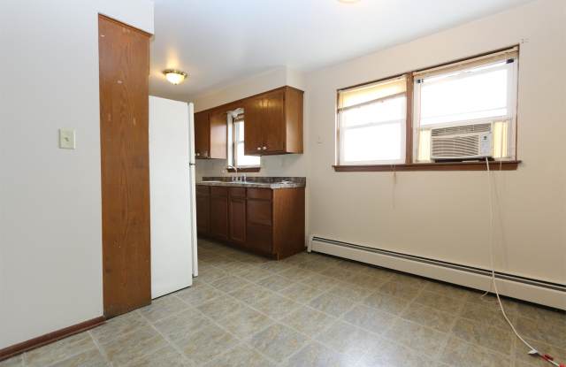 451 Wyoming St. E. Gallery 2