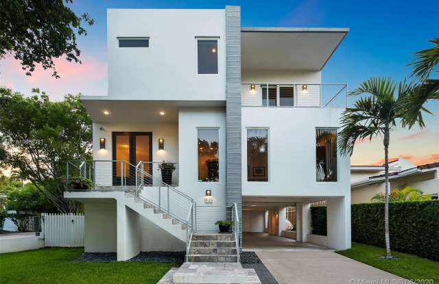 1835 Fairhaven Pl - 1835 Fairhaven Place, Miami, FL 33133
