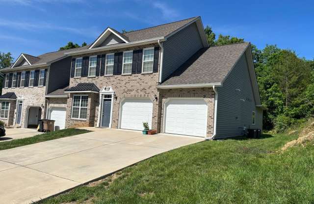 Spacious 3BR Home Near UT Hospital & Downtown Knoxville photos photos