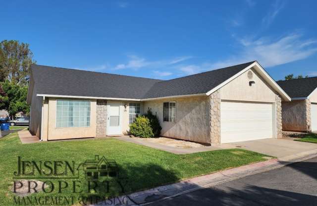 Two Bedroom Home-Community Pool Gallery 3