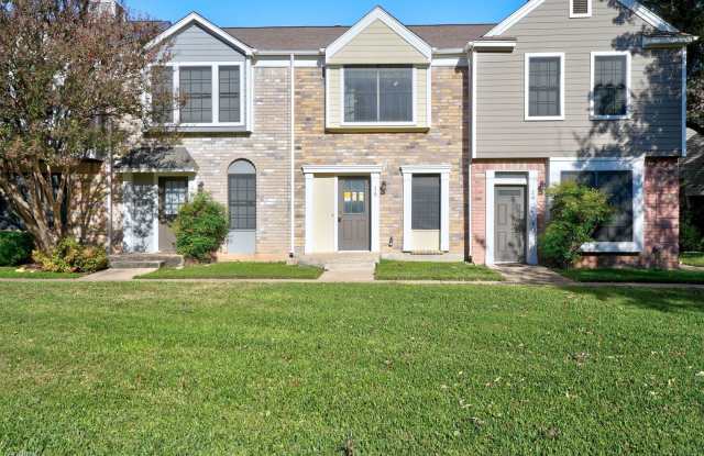 12325 Los Indios Trl 15 - 12325 Los Indios Trail, Austin, TX 78729
