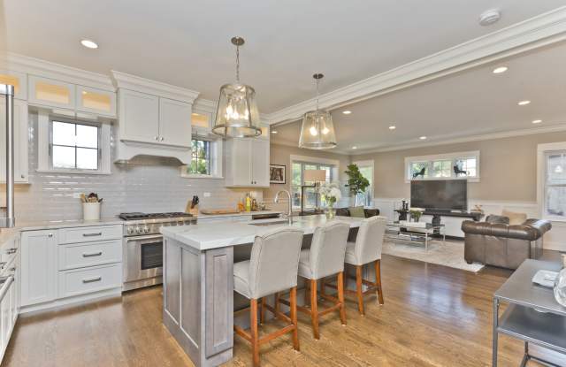 4752 North Hamilton Avenue photos photos