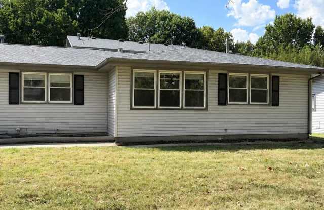 Lovely 2 Bedroom, 1 Bathroom close to OTC photos photos