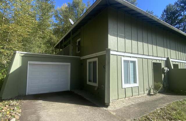 1697 Lewis River Rd - 1697 Lewis River Road, Woodland, WA 98674