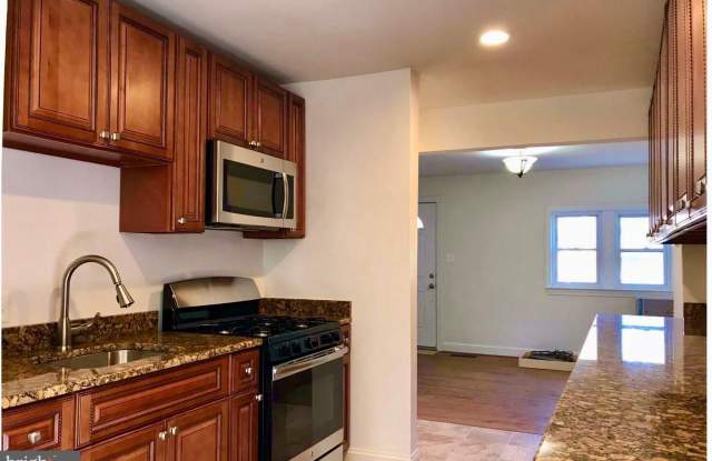 2416 ARLINGTON BOULEVARD Gallery 2