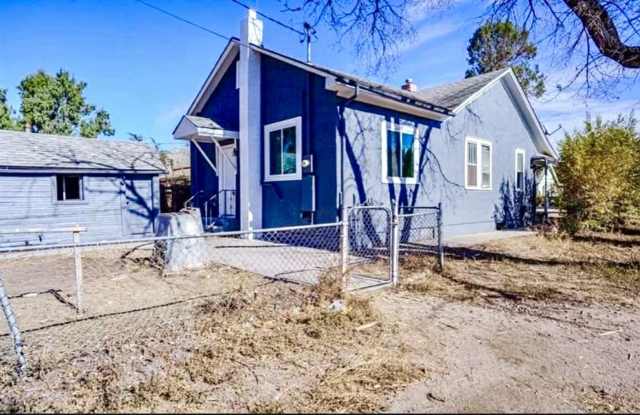 Cozy 2 bed 1 bath 1 garage in Pueblo | $1600 photos photos