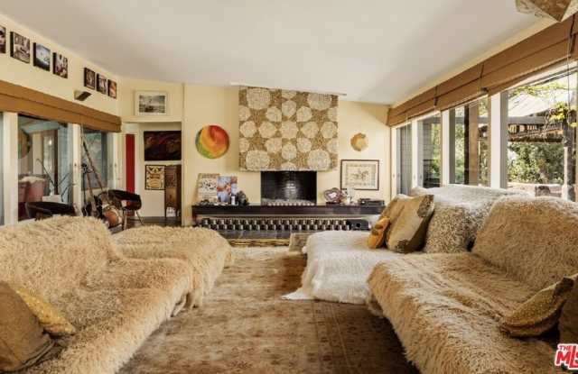 6310 Tompkins Way Gallery 3