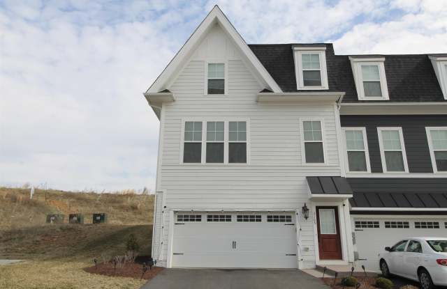 3165 MARION SQ - 3165 Marion Square, Massanetta Springs, VA 22801