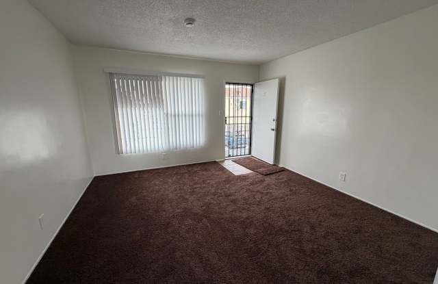California 6900 Gallery 1
