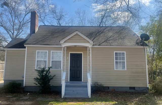 Charming three bedroom two bathroom home in Augusta Road neighborhood! photos photos Charming three bedroom two bathroom home in Augusta Road neighborhood! photos photos