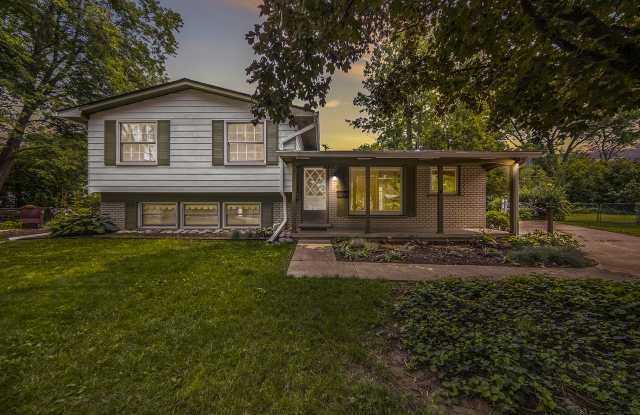 2923 Burlington Court photos photos